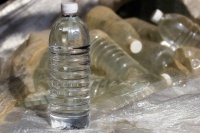 В бутилированной воде нашли опасные для человека соединения